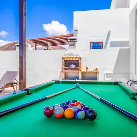 Villa Playa Blanca Sleeps 6 Pool Air Con Wifi *