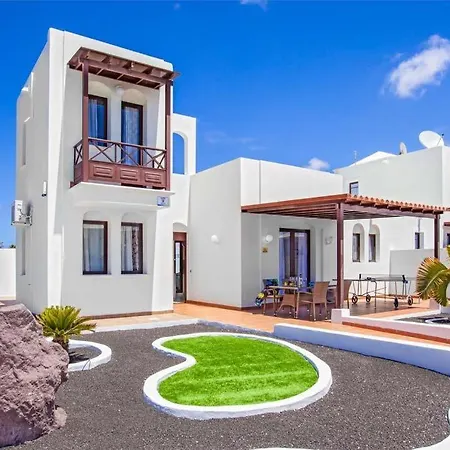 Villa Playa Blanca Sleeps 6 Pool Air Con Wifi *